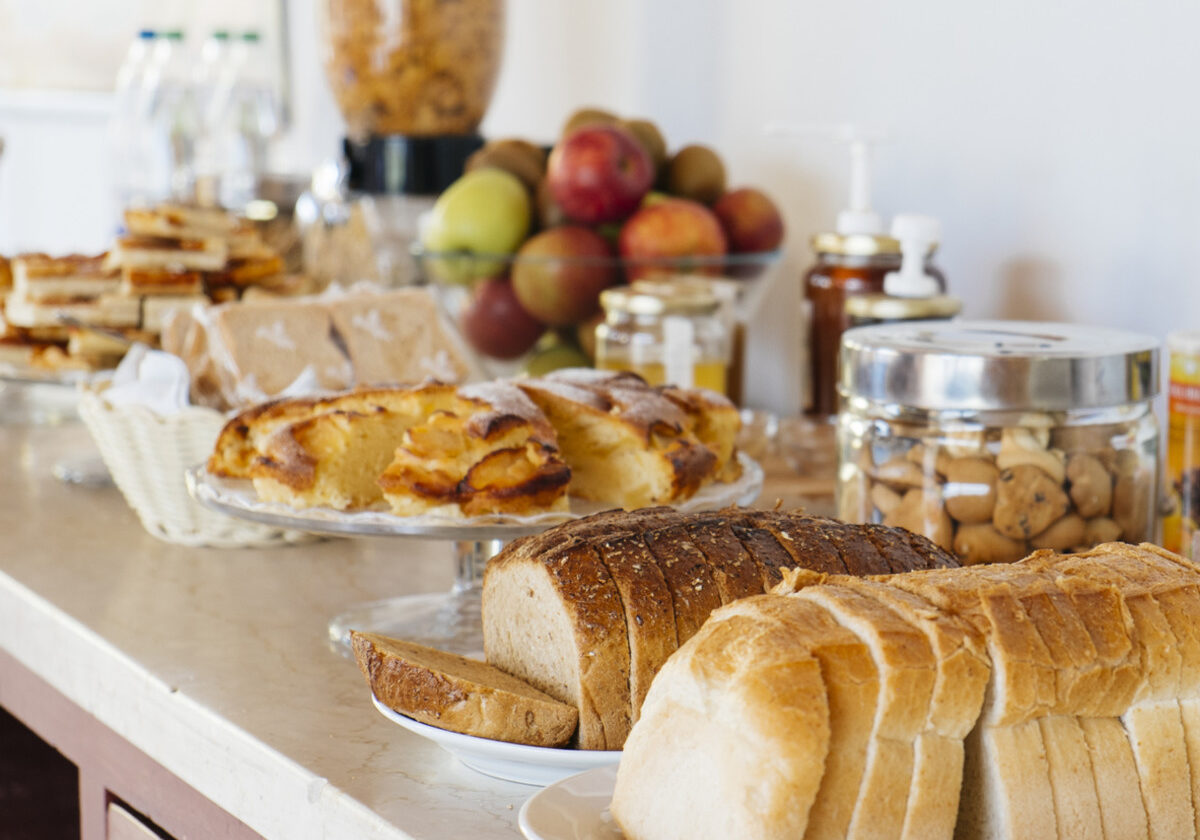 hotel-continental-breakfast